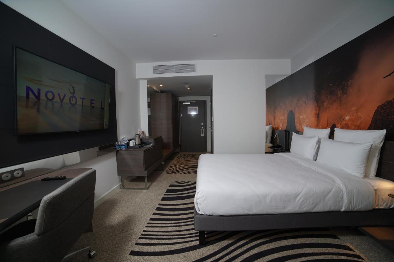 Novotel Bishkek City Center Εξωτερικό φωτογραφία A room at Novotel London West